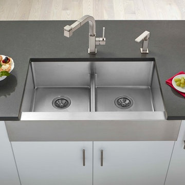 Crosstown Stainless Steel Double Bowl Farmhouse Sink with Aqua Divide