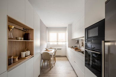 Cocina, living y lavandería: orden, bienestar y elegancia