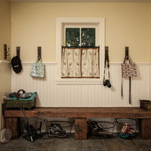 ENTRY BENCH