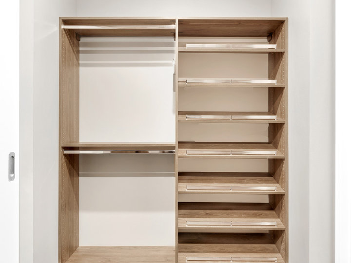 Modern Closet - Flat Panel