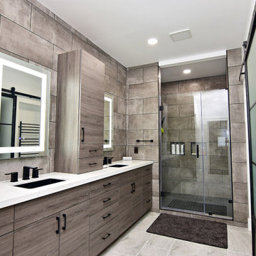 Milwaukee Modern: A Luxurious Condo Bathroom Oasis