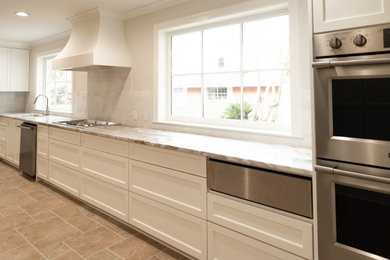 Example of a classic kitchen design in New Orleans