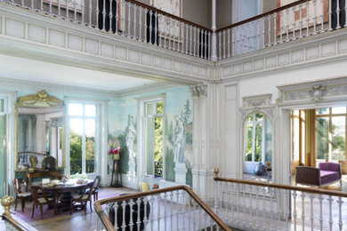 Inspiration for a transitional living room remodel in Lyon