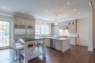Kitchen - kitchen idea in Toronto