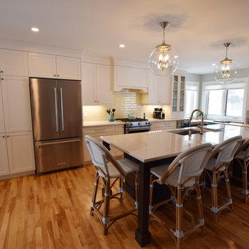 Transitional Kitchen in Ottawa, Ontario