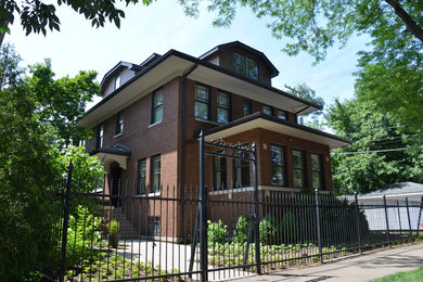 Elegant exterior home photo in Chicago