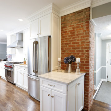 Fabulously appointed gourmet kitchen