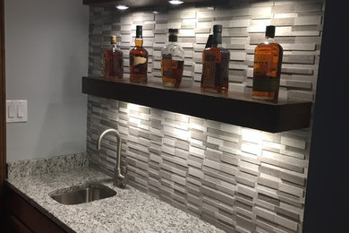 Home bar photo in Louisville