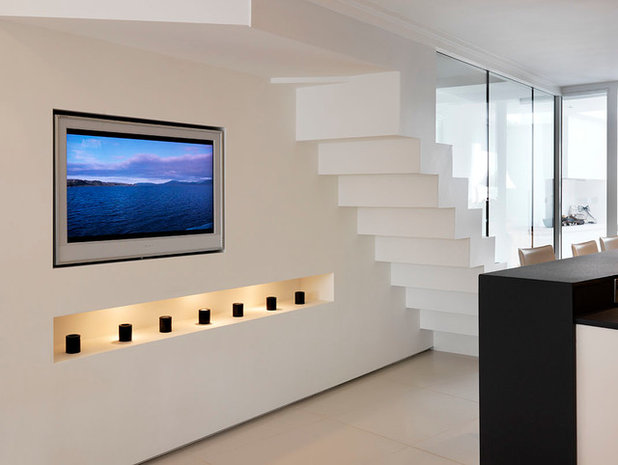 Ask A Designer How Do I Incorporate A Tv Into My Home Design 