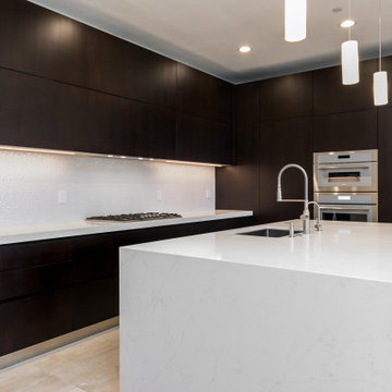 Summit Ridge Ultra-Modern Kitchen