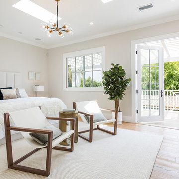 Transitional Mid-Sized Home