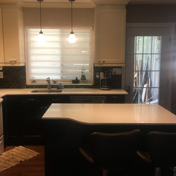 Maple 2 color kitchen