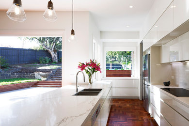 Inspiration for a traditional kitchen in Melbourne.