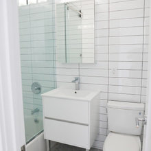 Lilah bathroom