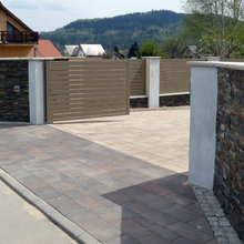 Front Gate (side walls not gate)