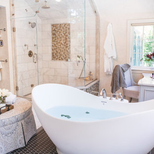 Bäder mit bunten Wänden und WC-Raum Ideen, Design & Bilder - November