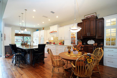Inspiration for a timeless kitchen remodel in Orlando