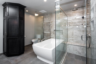 Inspiration for a contemporary bathroom remodel in Ottawa