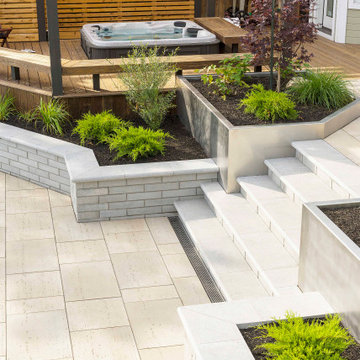 Poolside Design in Thornbury, ON