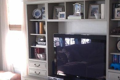 Family room - traditional family room idea in DC Metro