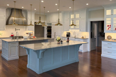 Example of a kitchen design in New York