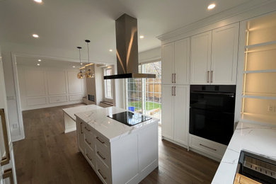 Minimalist kitchen photo in Toronto