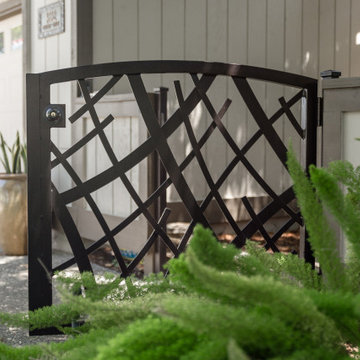 Small Courtyard Gate Modern in Fair Oaks