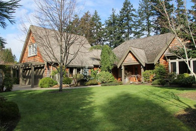 Example of a beach style exterior home design in Vancouver
