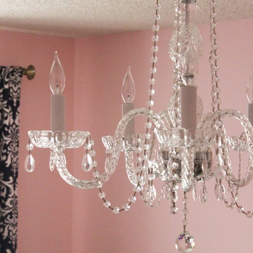 Preppy Chinoiserie Young Ladies Bedroom
