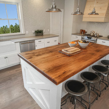 White Modern Farmhouse in Coastal Rhode Island