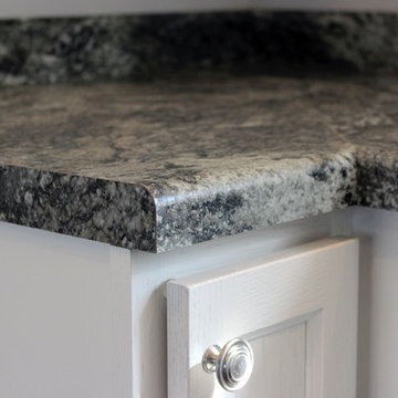 Kitchen & Bath Design: Mid Continent Cabinetry, Pionite Harold Counter
