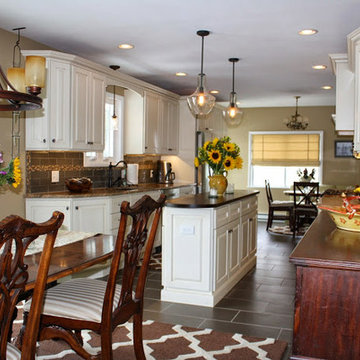 Stylish Kitchen in the Summit