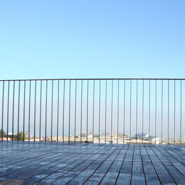 San Francisco: Telegraph Hill Roof Top Flat Bar Railing