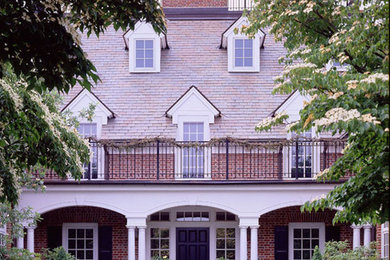 Elegant exterior home photo in New York