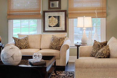 Example of a transitional living room design in Detroit