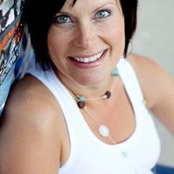 Natasha Loewens billede