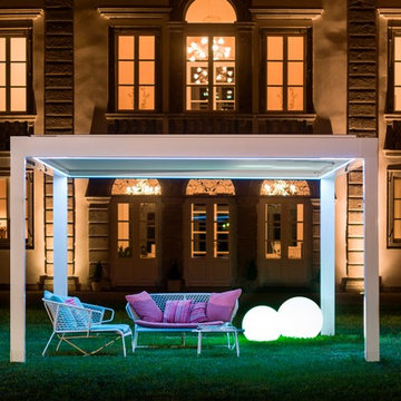 Adjustable motorized louvered pergola awnings