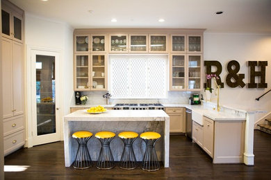 Example of an eclectic kitchen design in Dallas