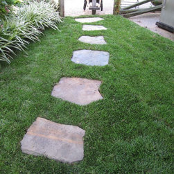 Irregular Flagstone Steppers - Landscaping Stones And Pavers