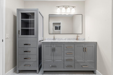 Example of a bathroom design in San Diego