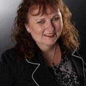 Lynn Cahoon's photo