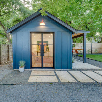 Comal Detached Office / Outdoor Bar