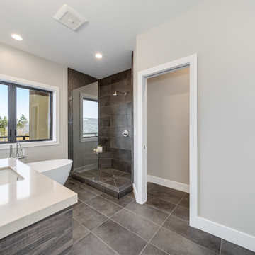 3914 Heathfield - Design Build + Merchandised