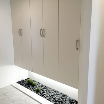 Refa's Entrance Collection