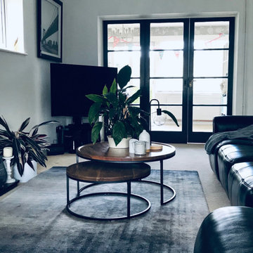 Long 1950s Living Room