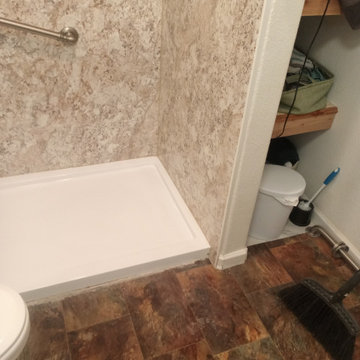 Spring Carnival Laminate shower w/ 3.5" high Shower pan