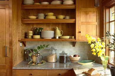 Example of a classic kitchen design in Minneapolis