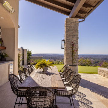 Seamless Indoor-Outdoor Living: A Home Designed for Entertaining and Privacy