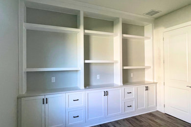 Example of a home office design in Orlando