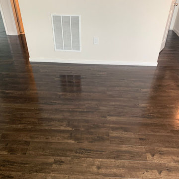 LVP / Luxury Vinyl Plank (+Stairs)